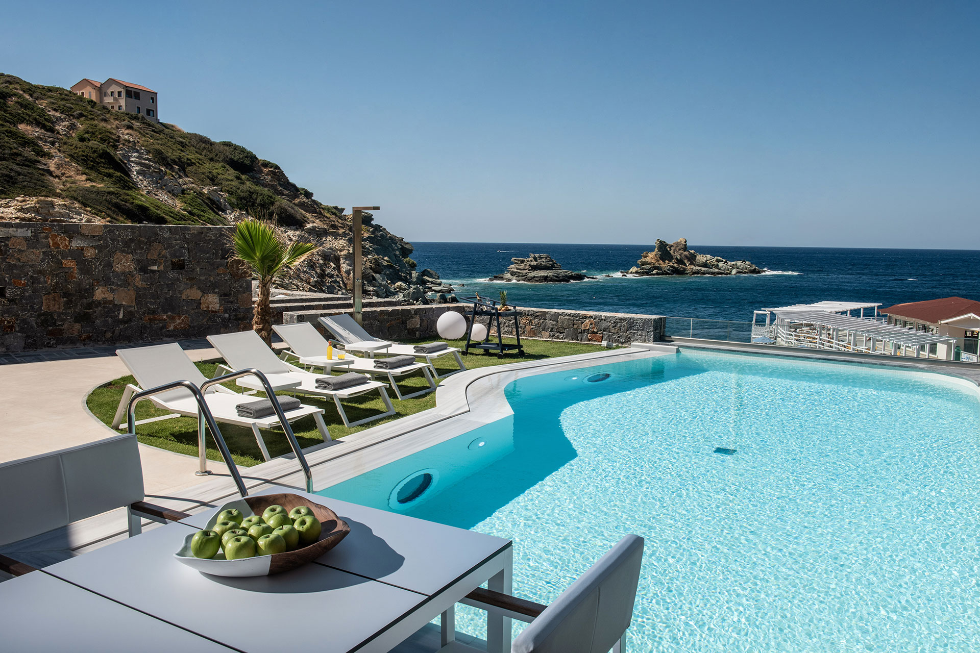 Beachfront villa for sale in Crete (29)