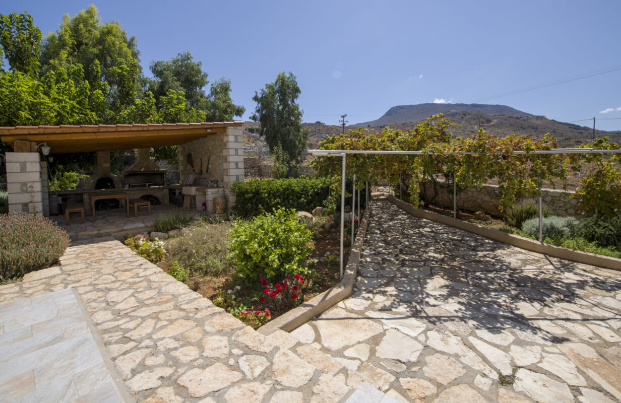 Seafront villa for sale in Apokoronas Chania Crete