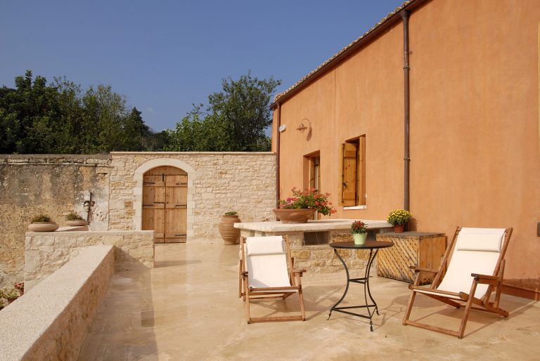 Stone guesthouse for sale in Crete Greece