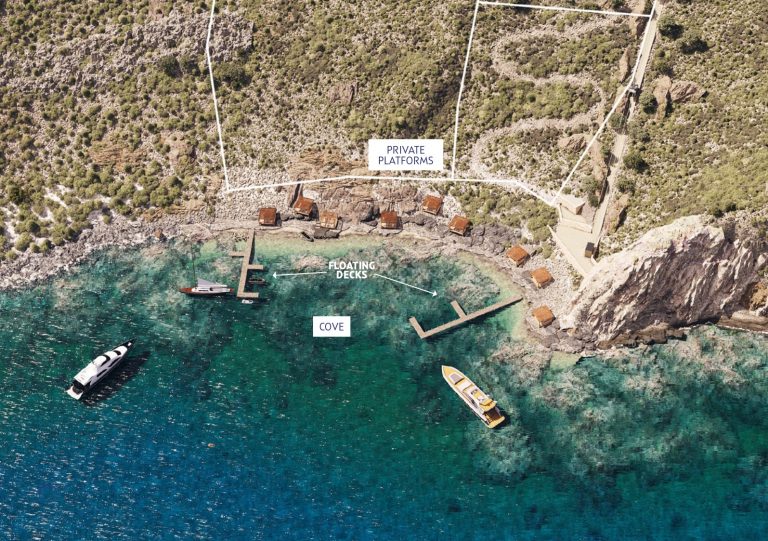 Waterfront villa for sale in Crete Greece - Marina facilities